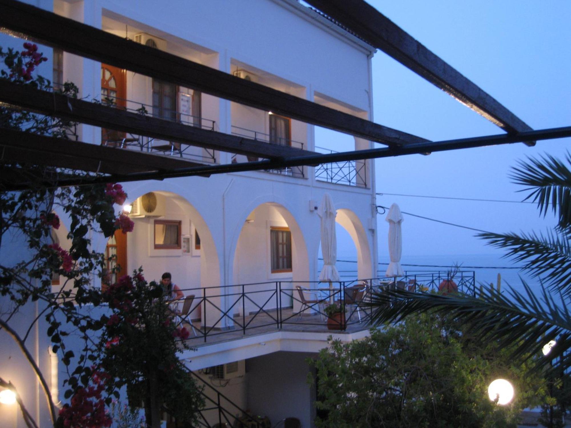 Travlos Studios Eleios-Pronnoi Exterior foto